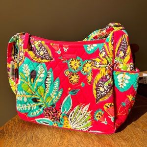 Vera Bradley bag/purse. New with tags! Perfect for a deal the first holidays.
